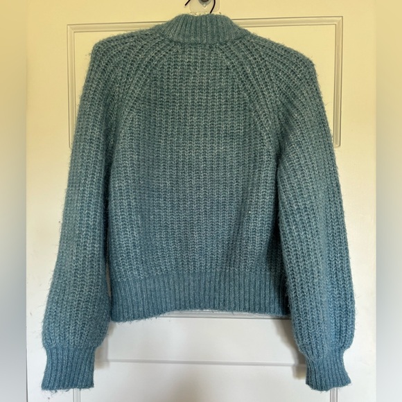 Universal threads sweater - Picture 2 of 3